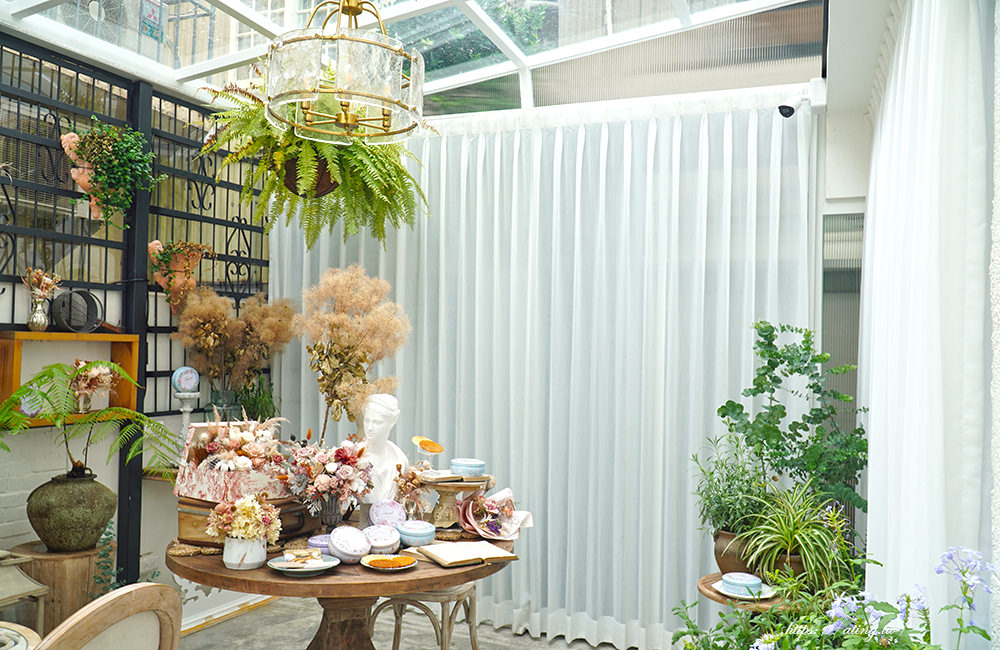 台中老宅愛莉兒甜點坊超夢幻歐式透明玻璃屋全台唯一蕾絲餅專門店