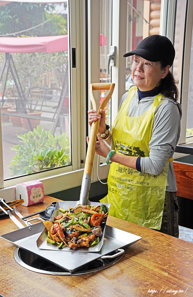 豐原十三涮重慶老火鍋｜祖傳秘製麻辣底料搭配超嫩手切溫體牛，自助吧吃到飽 CP 值爆表！