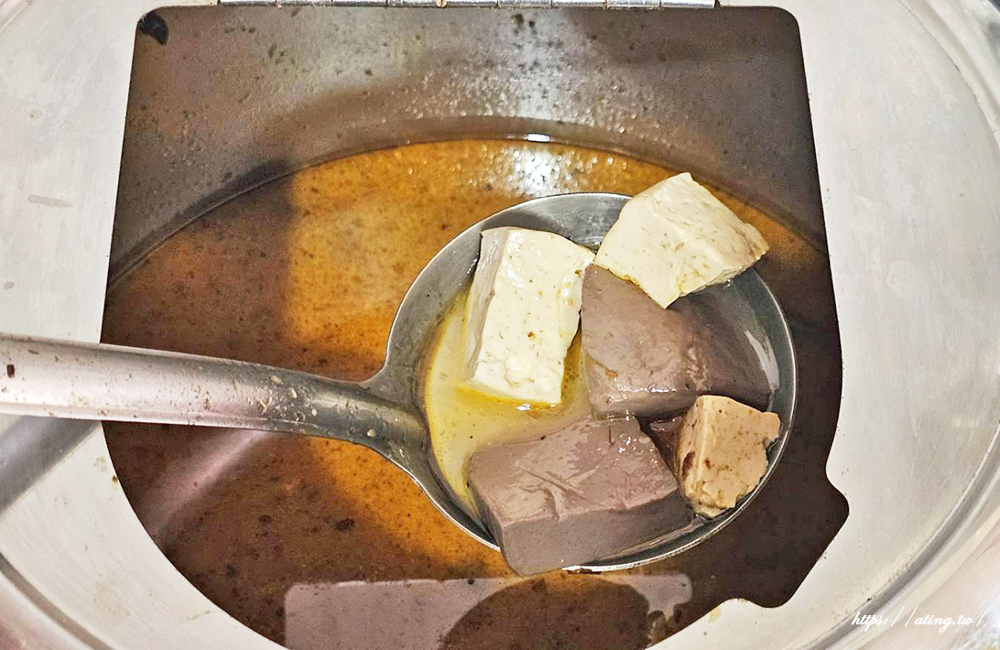 豐原十三涮重慶老火鍋｜祖傳秘製麻辣底料搭配超嫩手切溫體牛，自助吧吃到飽 CP 值爆表！