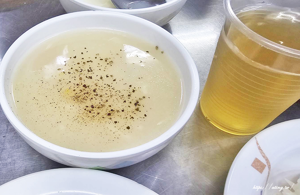 老夫子牛排忠孝夜市美食老店、內用自助吧無限享用