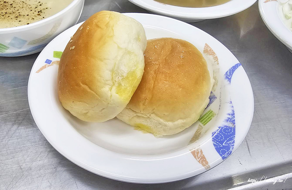 老夫子牛排忠孝夜市美食老店、內用自助吧無限享用