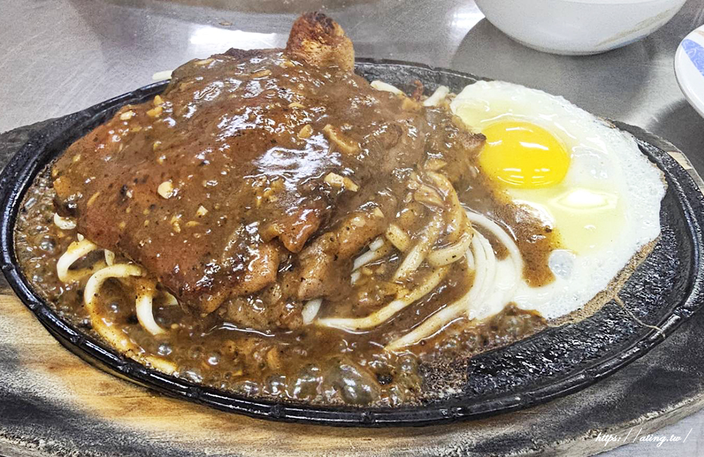 老夫子牛排忠孝夜市美食老店、內用自助吧無限享用