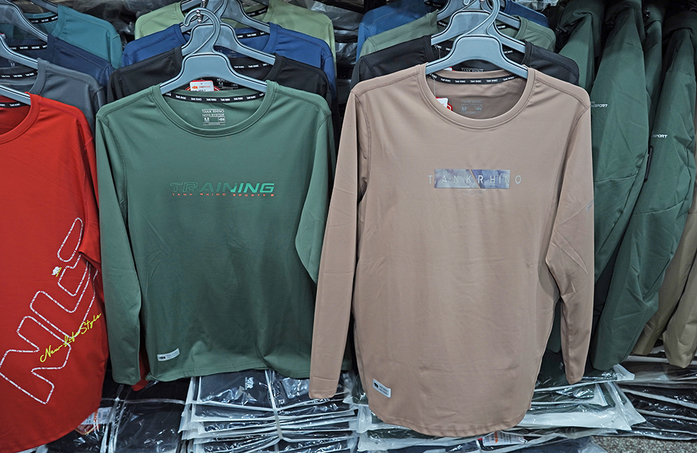 台中大里德芳路原廠犀牛黑科技機能服飾特賣會開跑全館100元起~任搭四件990元~ - 第21張圖 台中大里德芳路原廠犀牛黑科技機能服飾特賣會開跑全館100元起~任搭四件990元~