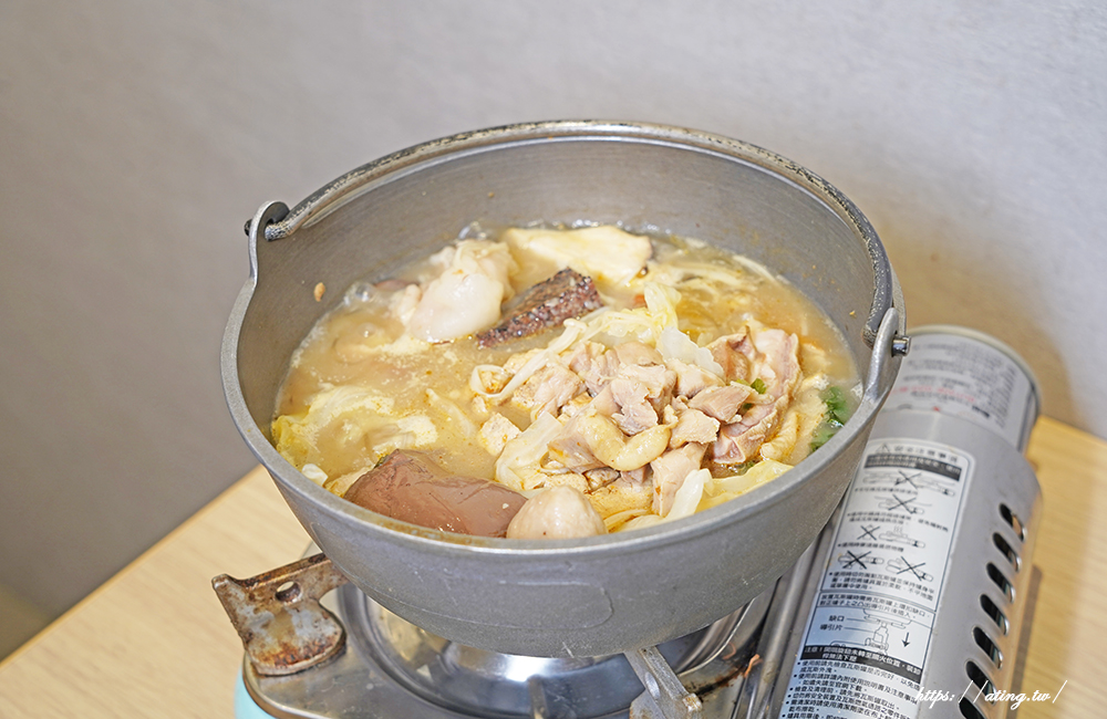 台北江麻辣臭豆腐嶺東店自助吧任你喝,全新 5 款鍋物湯頭登場!每鍋都有鴨血+豆腐,像在吃迷你版宮廷盛宴 - 第16張圖 台北江麻辣臭豆腐嶺東店自助吧任你喝,全新 5 款鍋物湯頭登場!每鍋都有鴨血+豆腐,像在吃迷你版宮廷盛宴