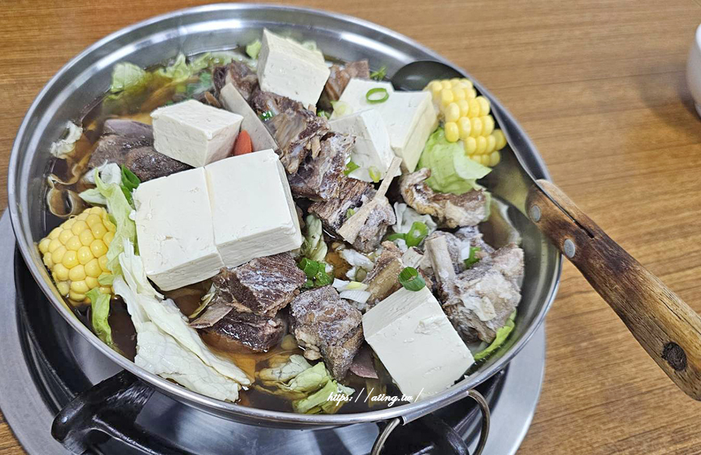台中霧峰美食推薦｜老牌羊肉在地開很多年的羊肉爐，羊大骨湯必點！