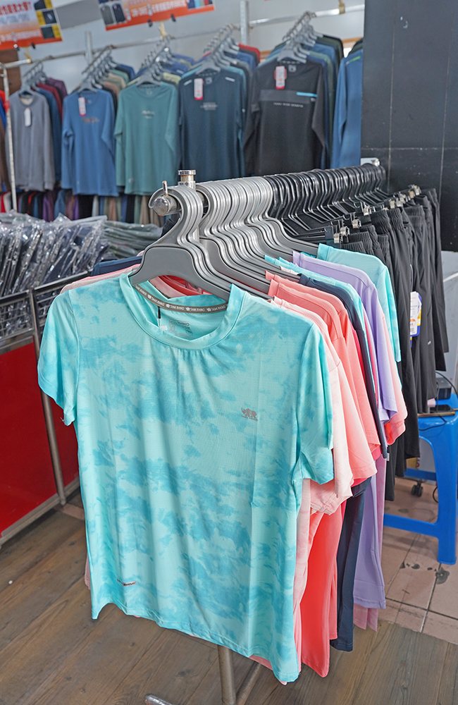 原廠犀牛黑科技機能服飾特賣會台南新市區中正路開跑全館100元起~任搭四件990元~ - 第19張圖 原廠犀牛黑科技機能服飾特賣會台南新市區中正路開跑全館100元起~任搭四件990元~