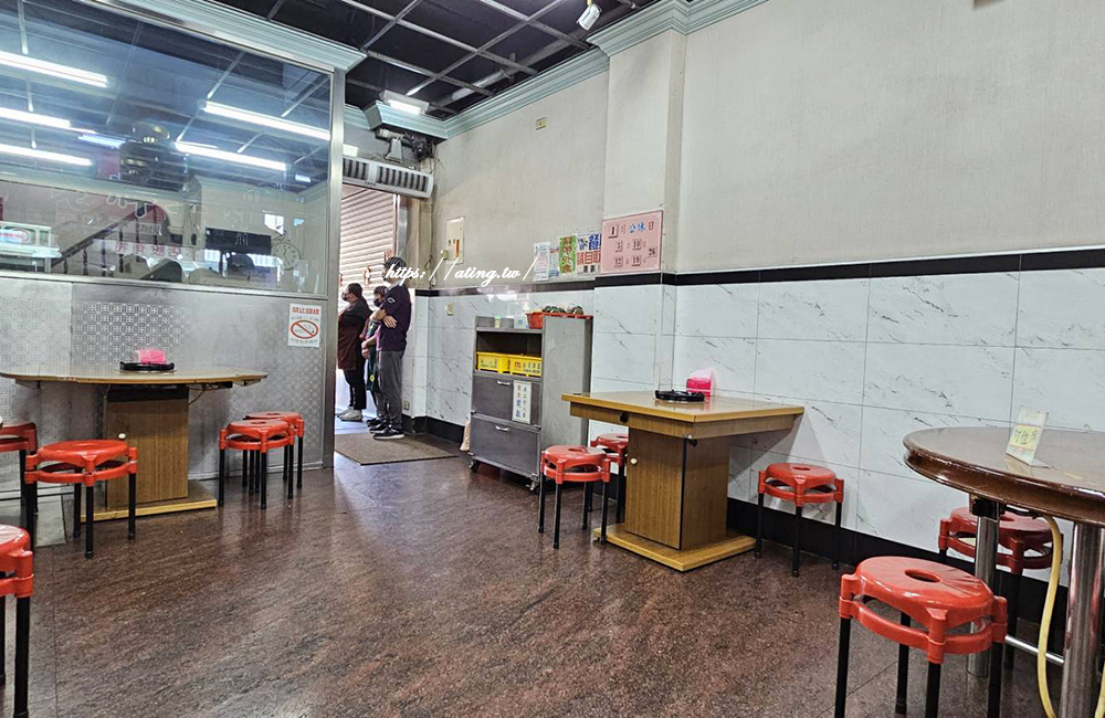 台中霧峰美食推薦｜老牌羊肉在地開很多年的羊肉爐，羊大骨湯必點！