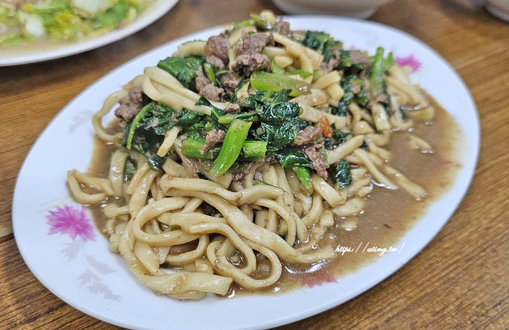 台中霧峰美食推薦｜老牌羊肉在地開很多年的羊肉爐，羊大骨湯必點！