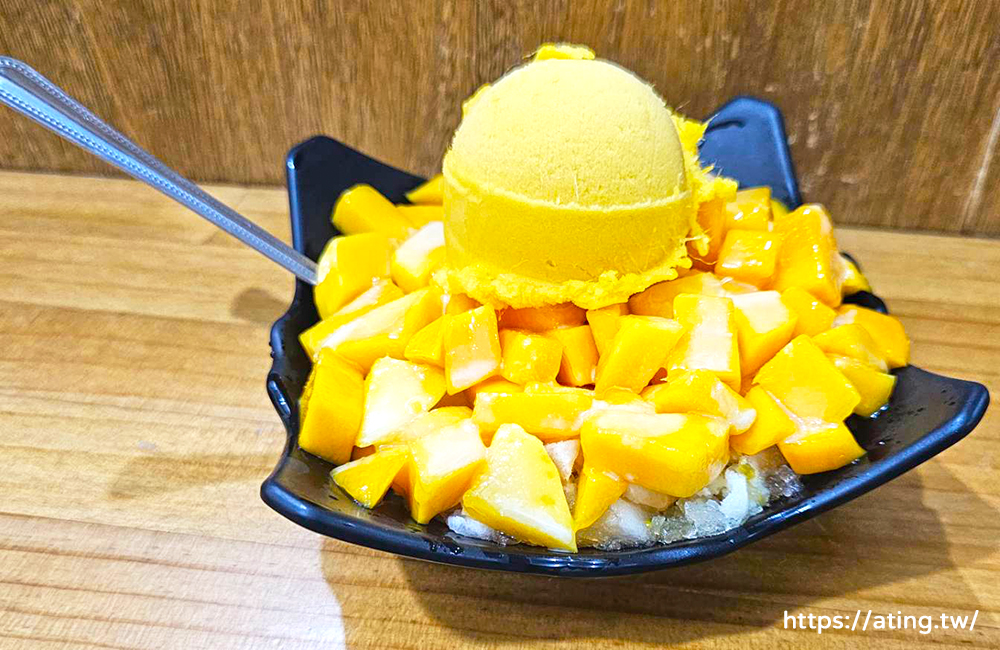 台中隱藏版芒果冰鋪滿滿芒果丁居然只要100元