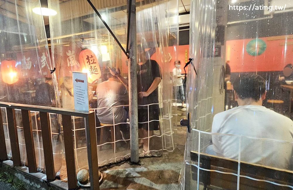 麵武嵐拉麵只營業晚上、蒜泥任你加濃到蒜香濃郁拉麵