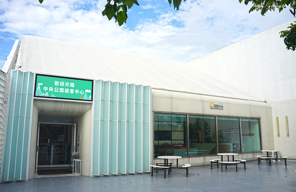 taichung central park visitor center 01